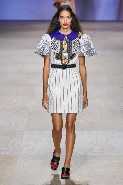Look 34